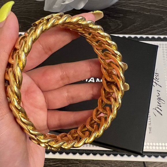 Chanel Vintage Oversized Weave CC Logo Bangle - Picture 9 of 10